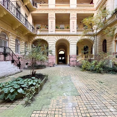 Industrial Westend Budapest Exterior foto
